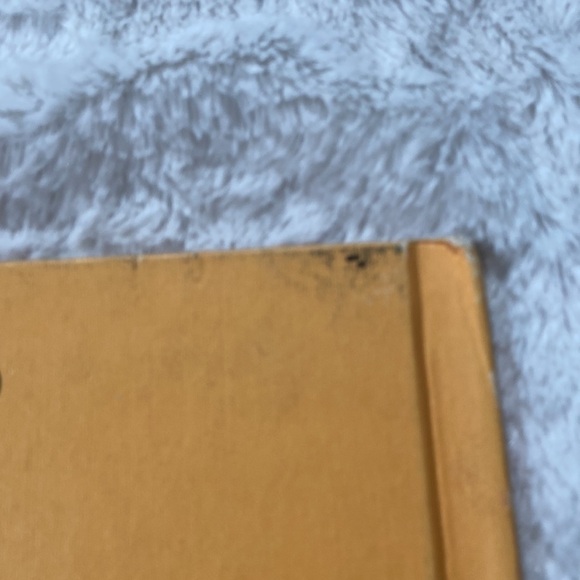 Lot of two vintage Disney hardback books Walt Disney great moments in fiction - Picture 3 of 10